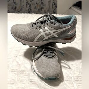 ASICS Gel Nimbus 22 Women's Size 8